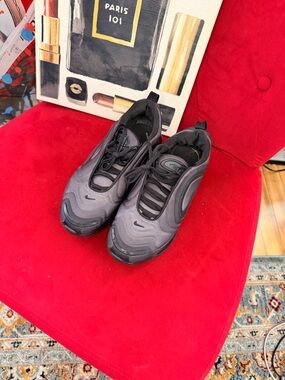 Nike Kids Black/Gray Air Max 720 Sneakers